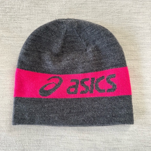 NWOT ASICS Women’s Gray and Pink Reversible Beanie - Picture 1 of 4